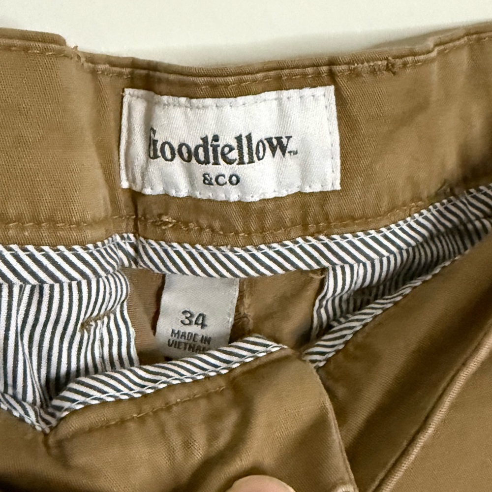 {Goodfellow & Co}-Size:34-Men's Brown Flat Front Shorts - Picture 3 of 4